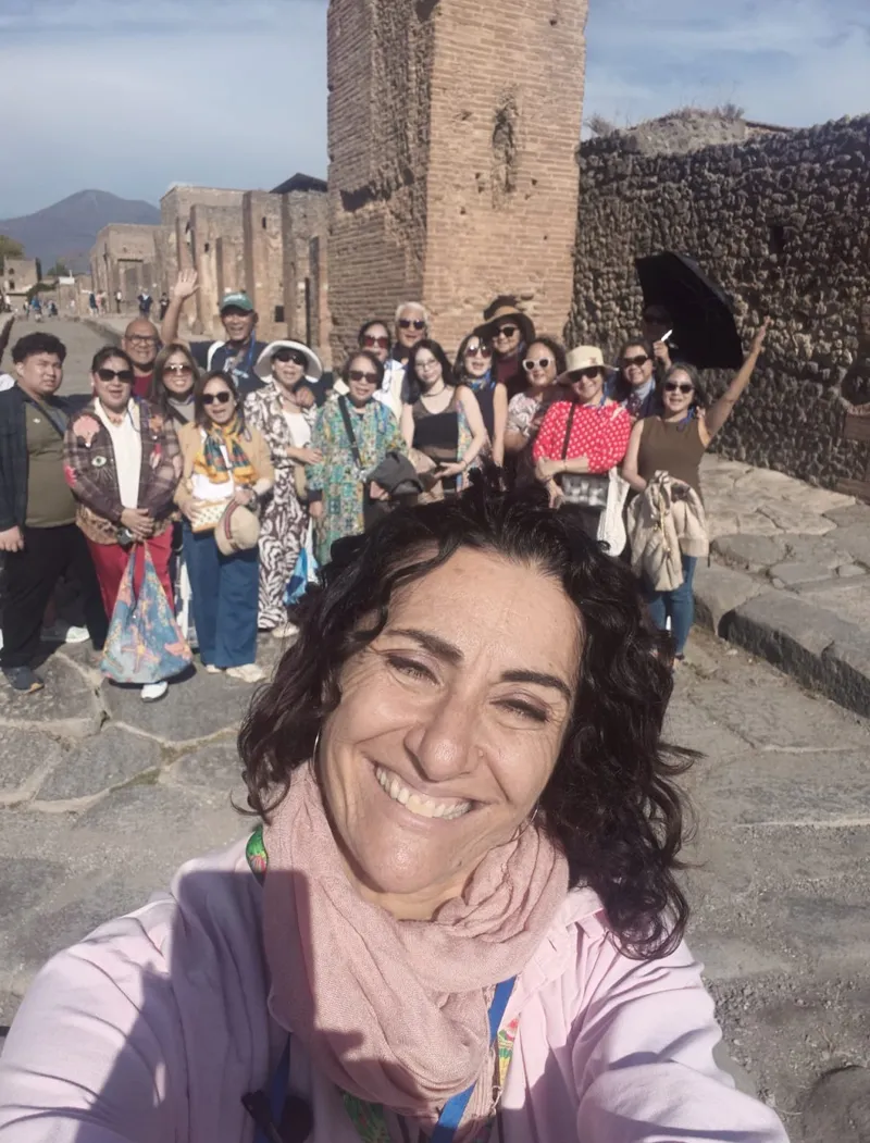 Hi, i am Pina, your personal guide to discover the beauties of Campania Region